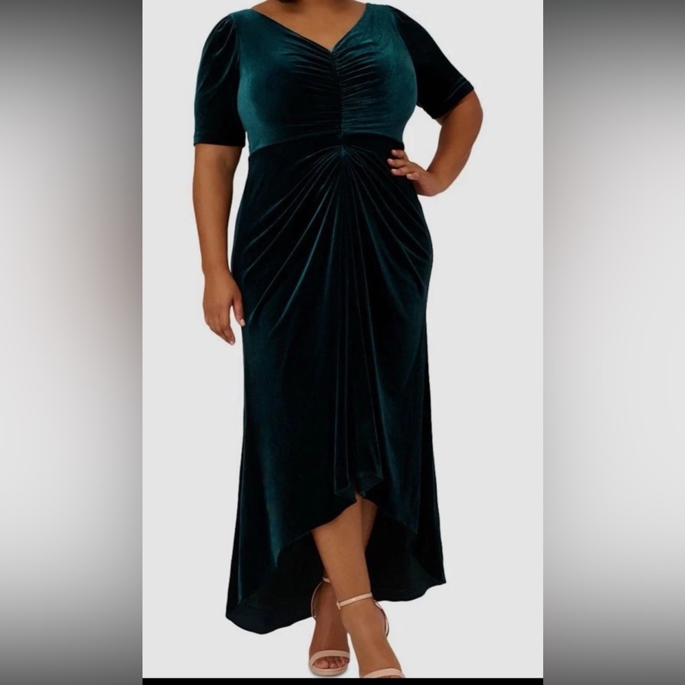 NWT Adrianna Papell Woman’s Elegant Ruched Covered Velvet Gown Hi Lo Green 20W